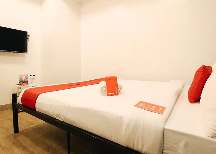 Reddoorz @ San Marcelino Malate 3*