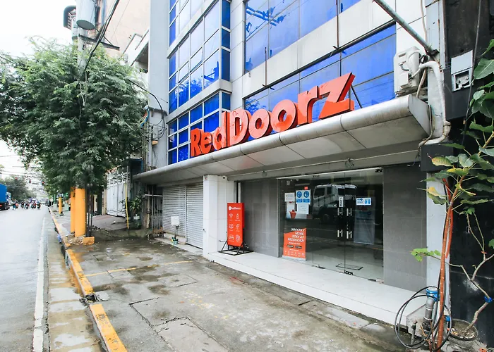 Hotel Reddoorz @ San Marcelino Malate 3*